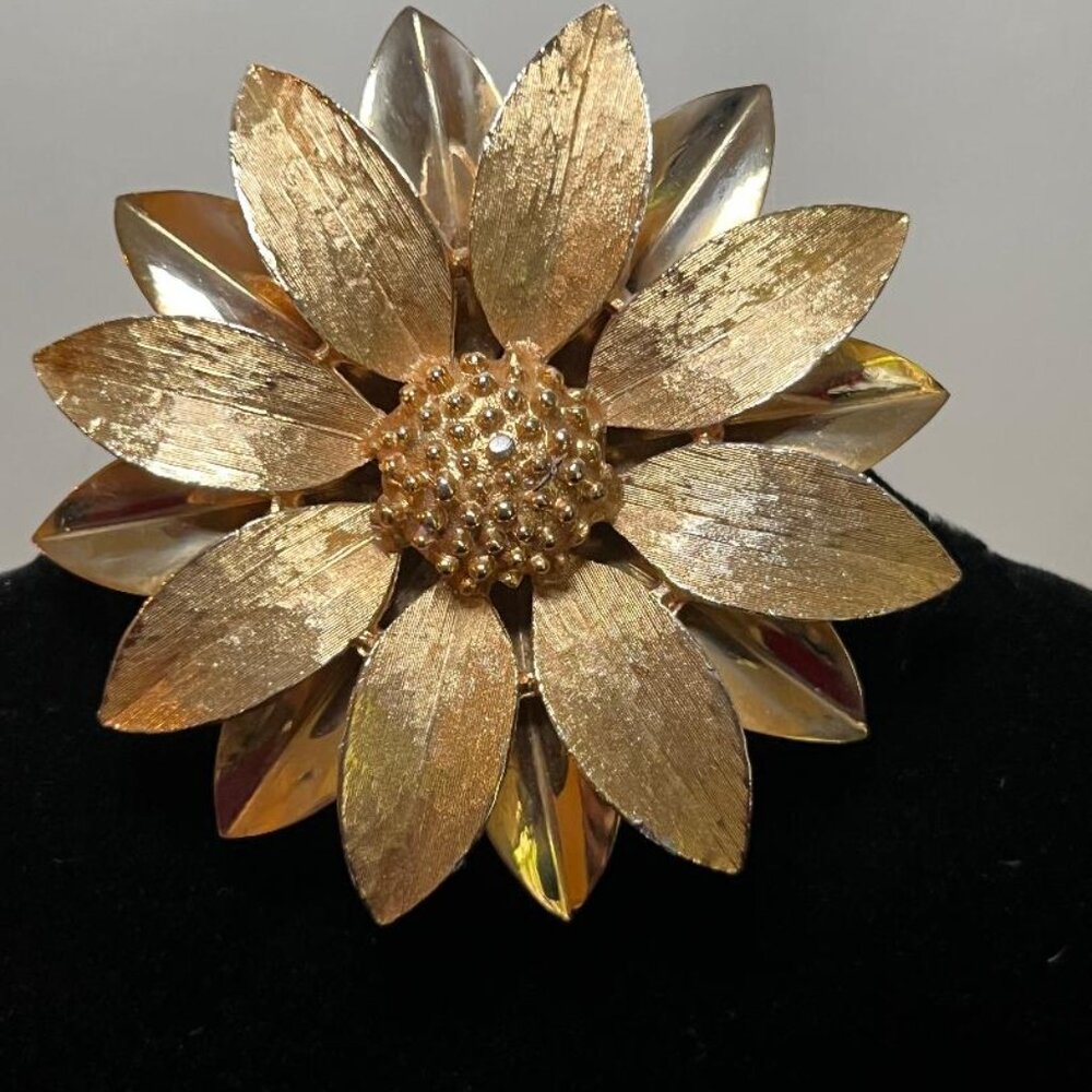 Sarah Coventry Brooch